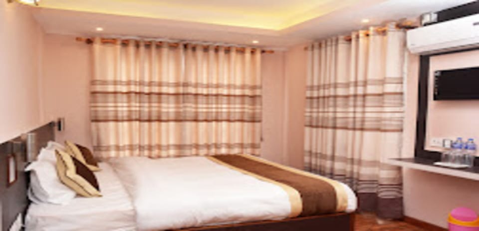 Double Room | Free WiFi, bed sheets