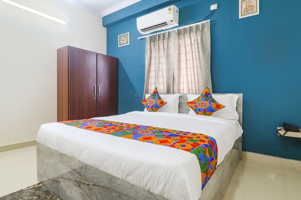 Egyptian cotton sheets, premium bedding, in-room safe, free WiFi