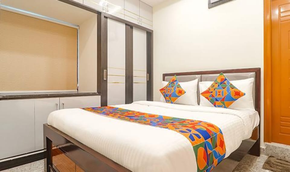 Egyptian cotton sheets, premium bedding, in-room safe, free WiFi