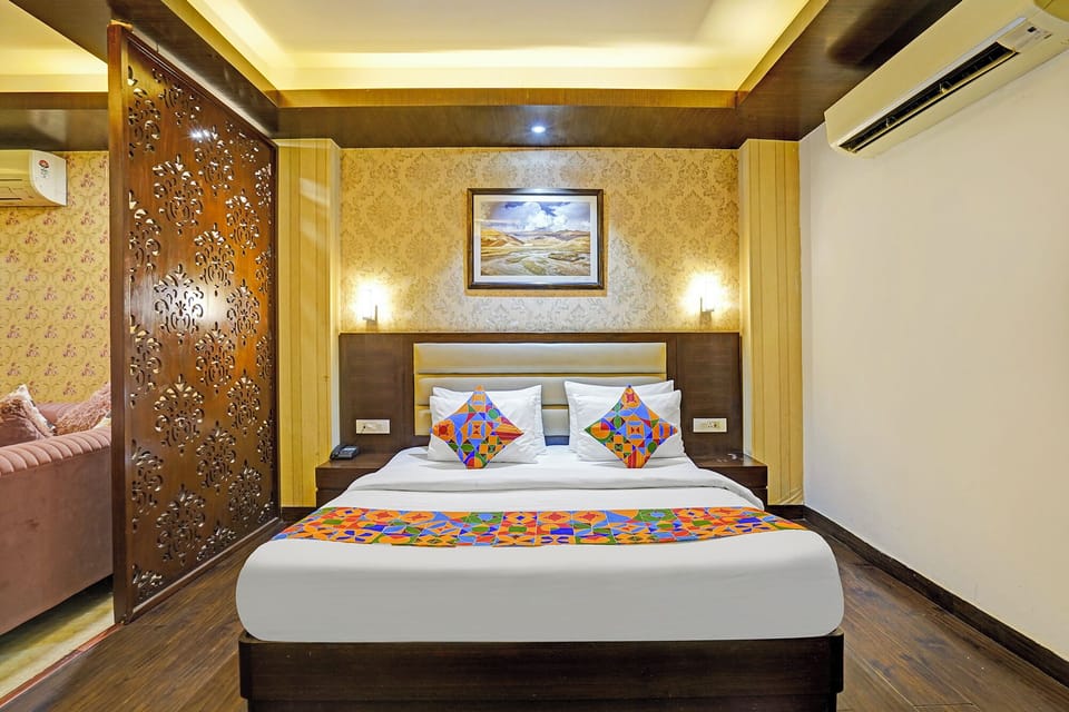 Luxury Suite | Egyptian cotton sheets, premium bedding, in-room safe, soundproofing