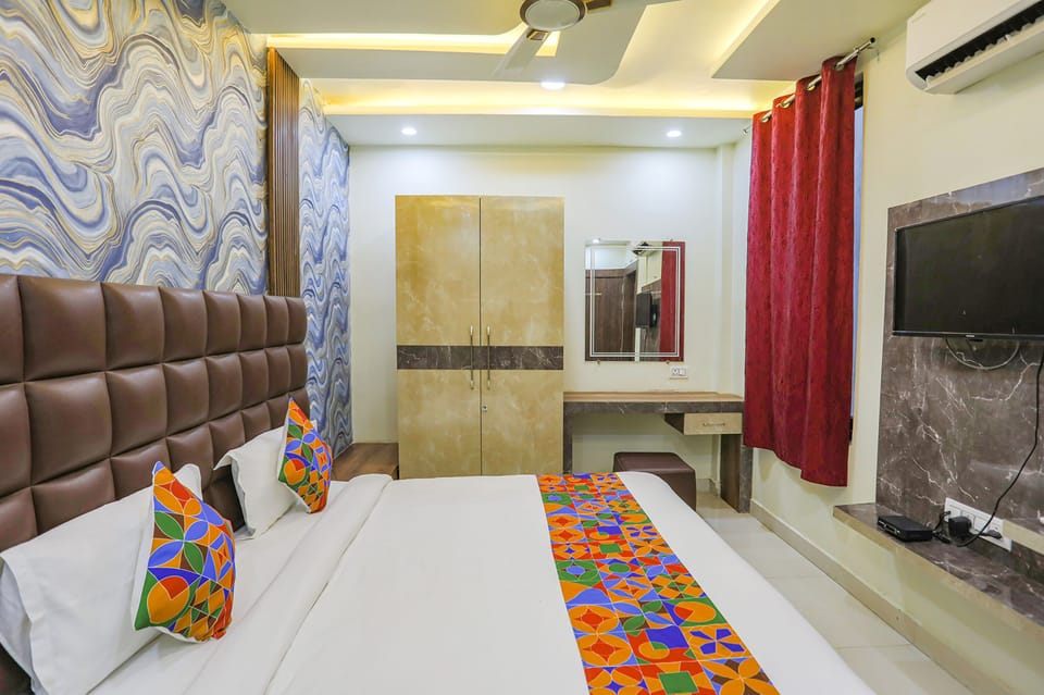 Egyptian cotton sheets, premium bedding, in-room safe, soundproofing