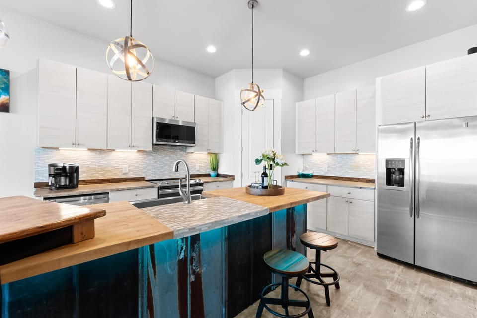 House, Multiple Beds (Nancy Key w/Pool, Wine Cave, Optional) | Private kitchen | Oven, toaster