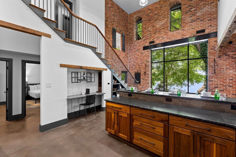 House, Multiple Beds (Ambassador Ridge w/Optional Boat Rent) | Interior