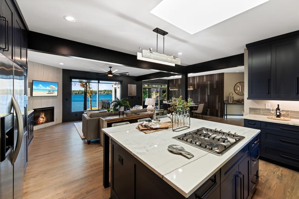 House, Multiple Beds (Channel Marker) | Private kitchen | Oven, toaster