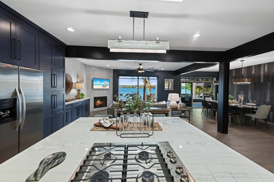 House, Multiple Beds (Channel Marker) | Private kitchen | Oven, toaster