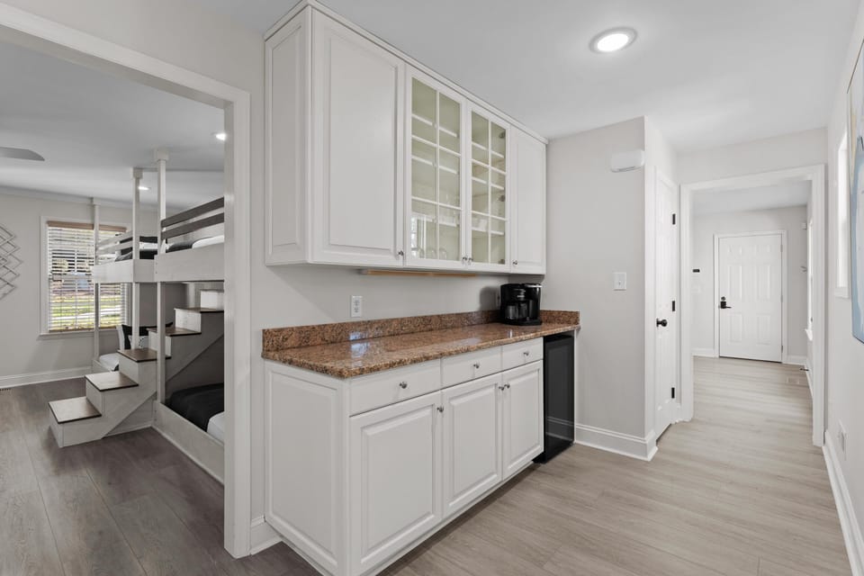 House, Multiple Beds (Hillstone Ridge) | Private kitchen | Oven, toaster