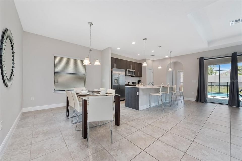 House, 4 Bedrooms | Private kitchen | Coffee/tea maker, fridge, oven, toaster
