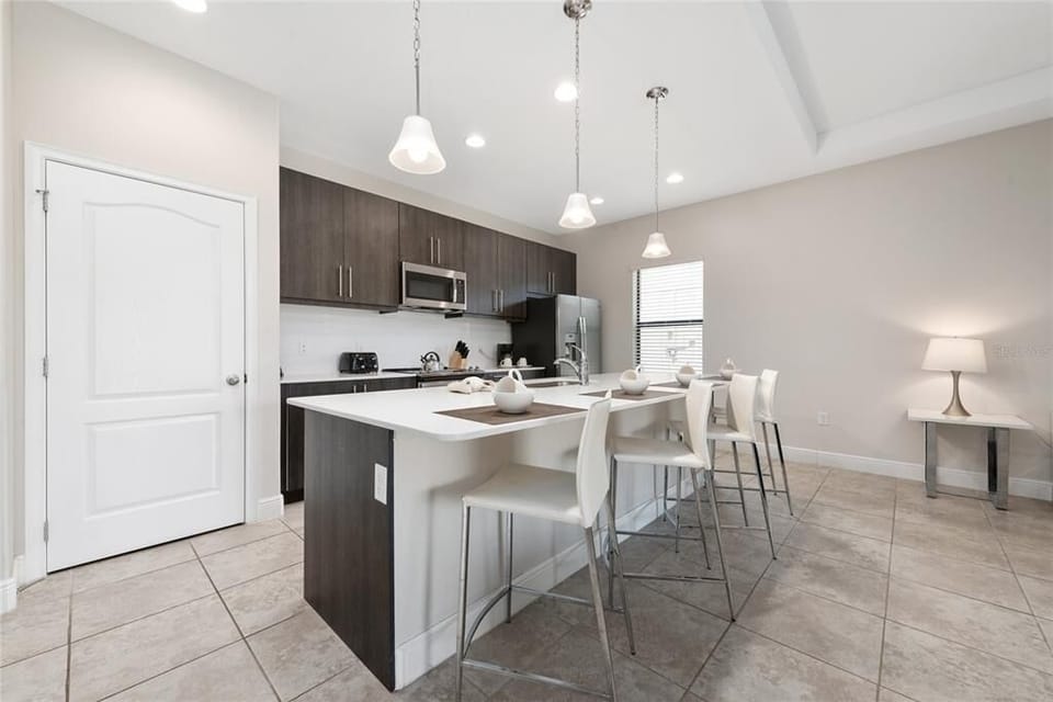 House, 4 Bedrooms | Private kitchen | Coffee/tea maker, fridge, oven, toaster