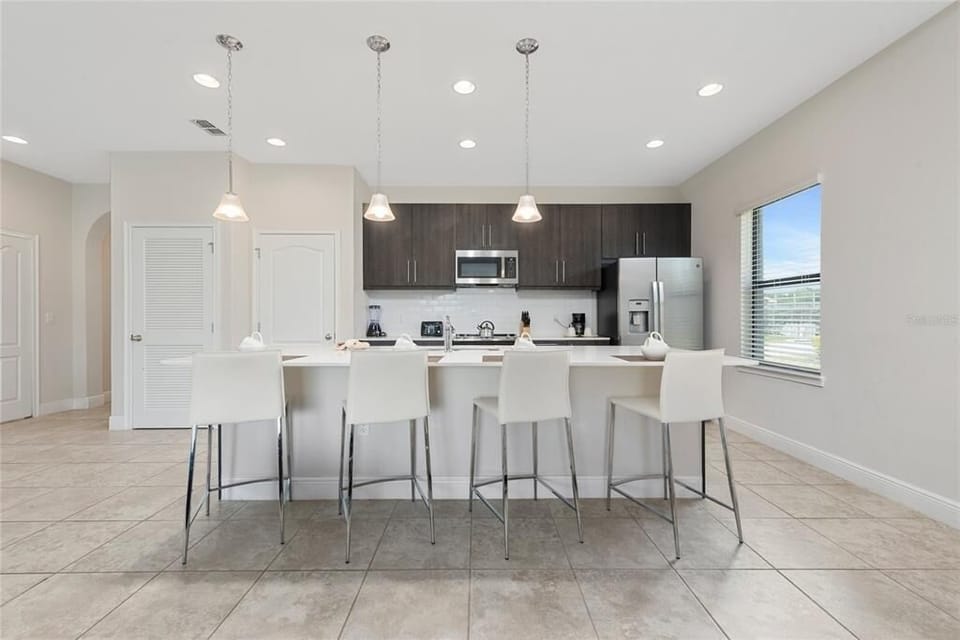 House, 4 Bedrooms | Private kitchen | Coffee/tea maker, fridge, oven, toaster