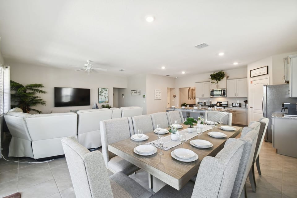 House, Multiple Bedrooms | Dining