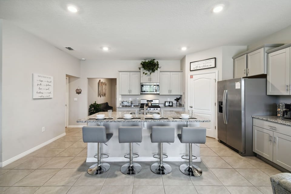 House, Multiple Bedrooms | Private kitchen | Coffee/tea maker, fridge, oven, toaster