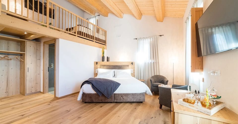 Suite | 1 bedroom, hypo-allergenic bedding, down comforters, memory foam beds