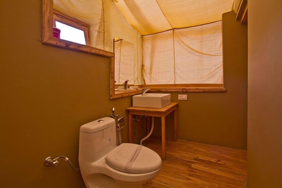 Luxury Tent | Bathroom