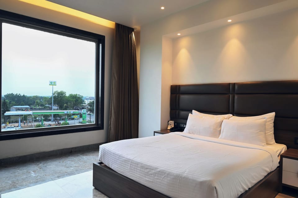Deluxe Room | Desk, laptop workspace, soundproofing, free WiFi