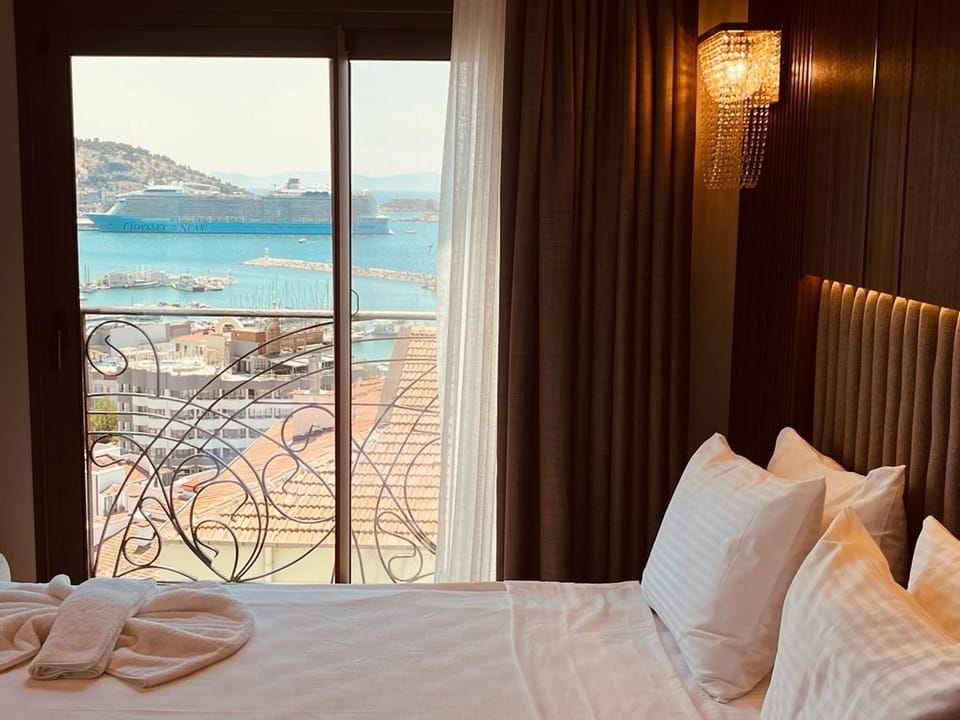 Premium bedding, minibar, in-room safe, soundproofing