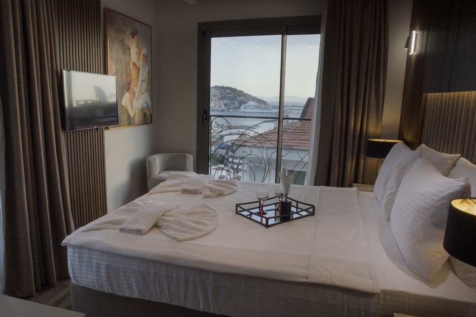 Premium bedding, minibar, in-room safe, soundproofing