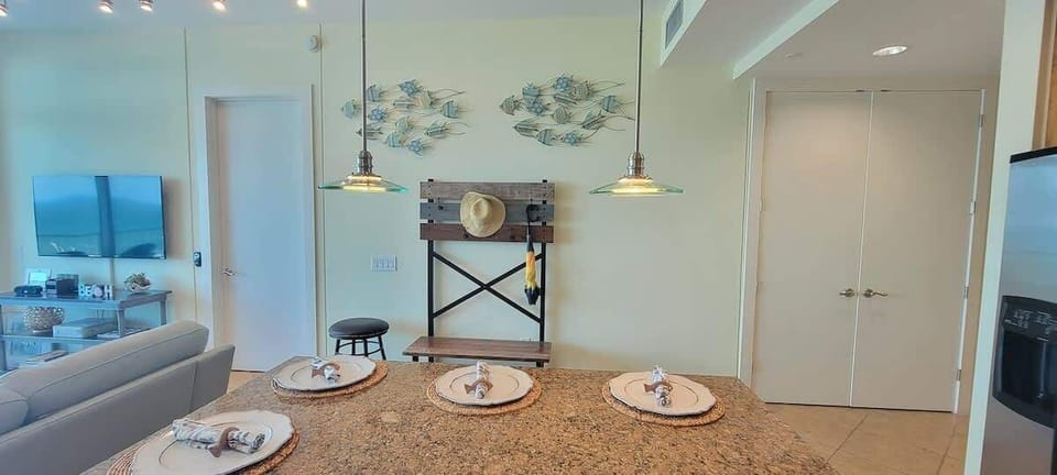 Condo, Multiple Beds, Balcony, Ocean View | Dining