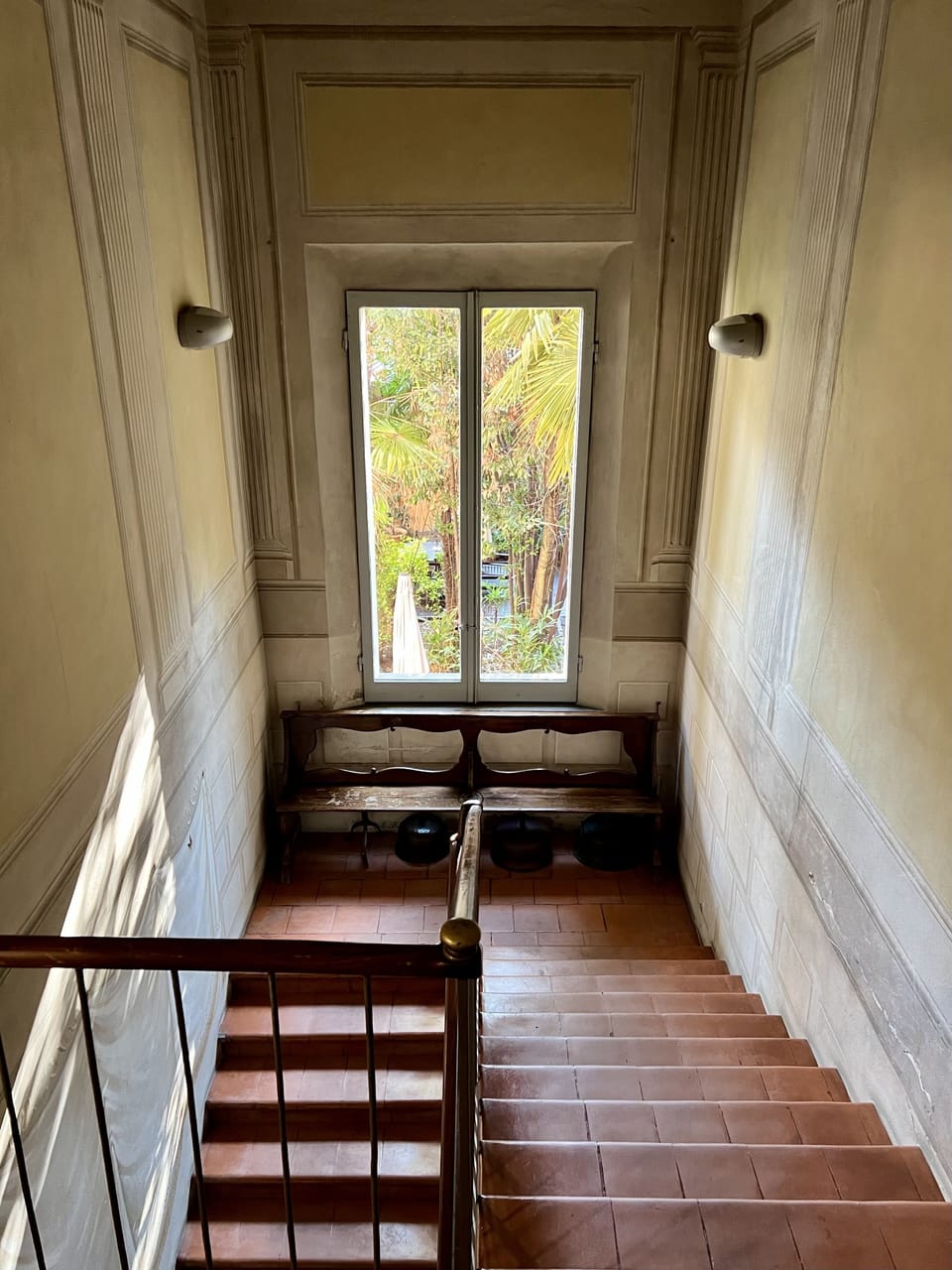 Handrails in stairways