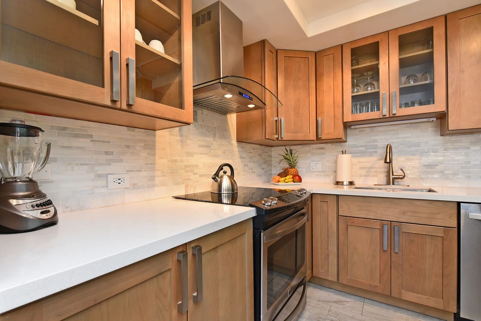 Luxury Condo | Private kitchen | Full-size fridge, microwave, oven, stovetop