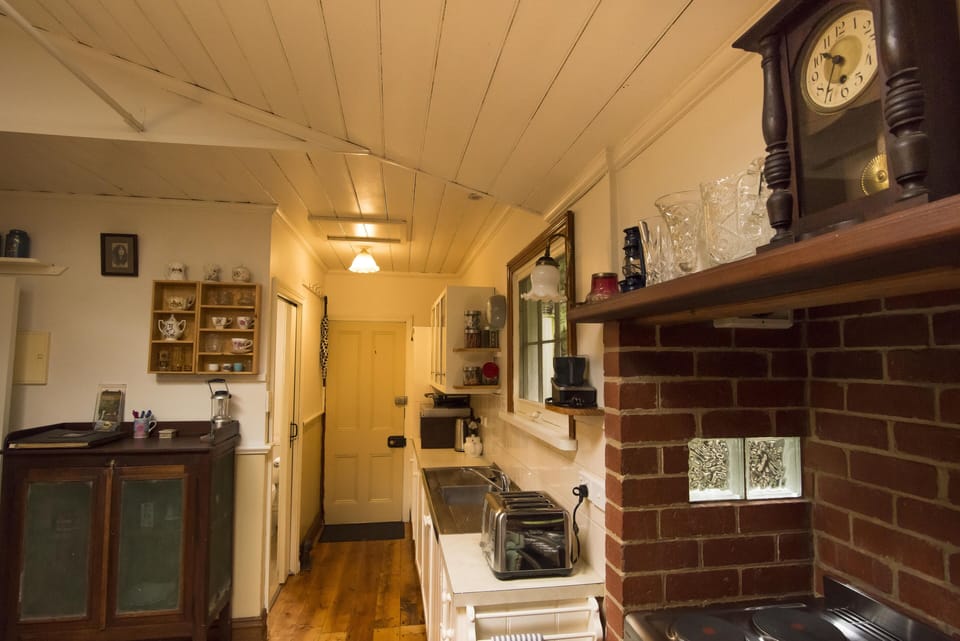 Cottage | Private kitchen | Full-size fridge, microwave, oven, stovetop
