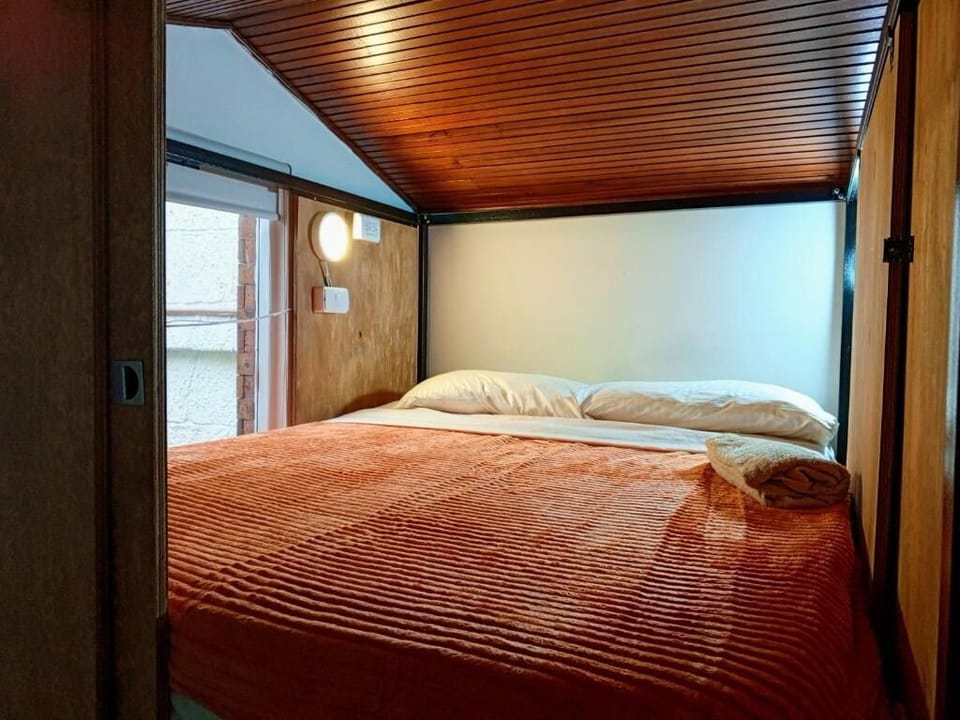 Comfort Shared Dormitory | Laptop workspace, free WiFi