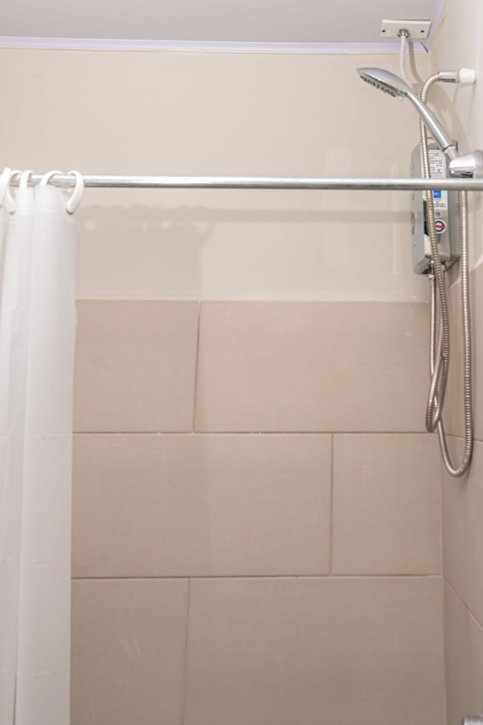 Deluxe Double Room | Bathroom | Shower, towels, soap, shampoo