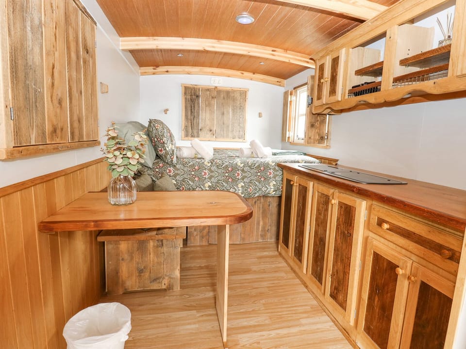 3 bedrooms, individually decorated, individually furnished, free WiFi