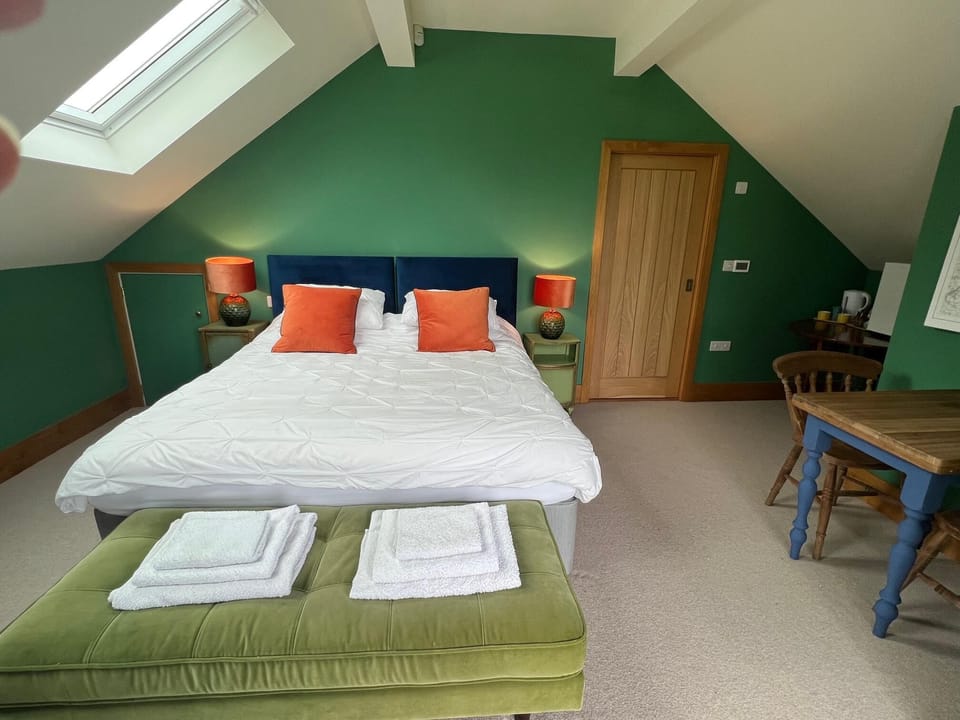 Cozy Bruton Studio With Stunning Views House in Bruton