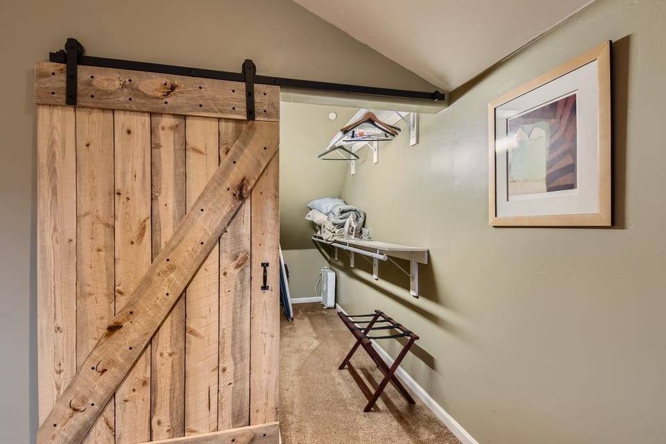 Townhome, 4 Bedrooms | Wardrobe