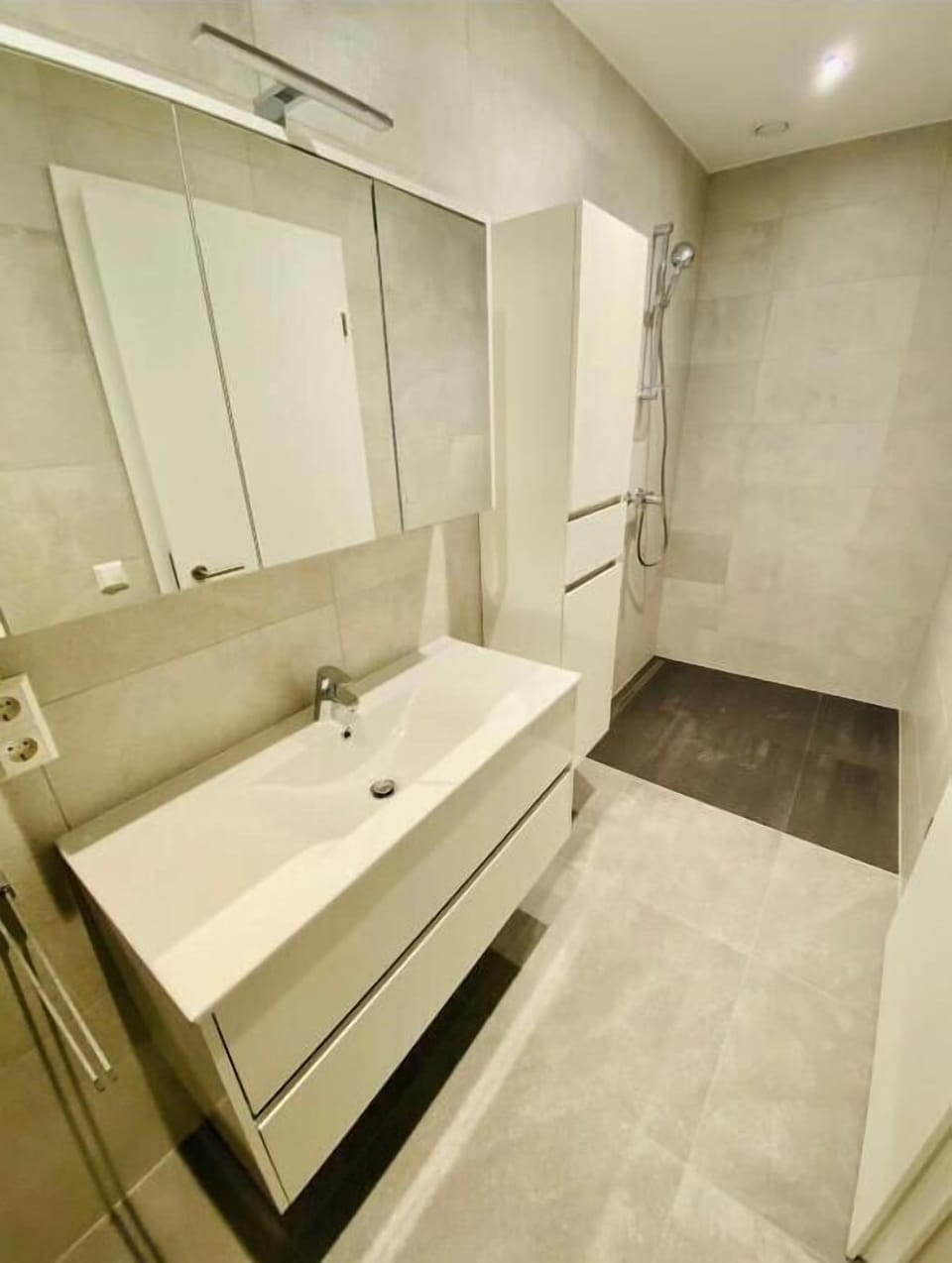 Hair dryer, towels