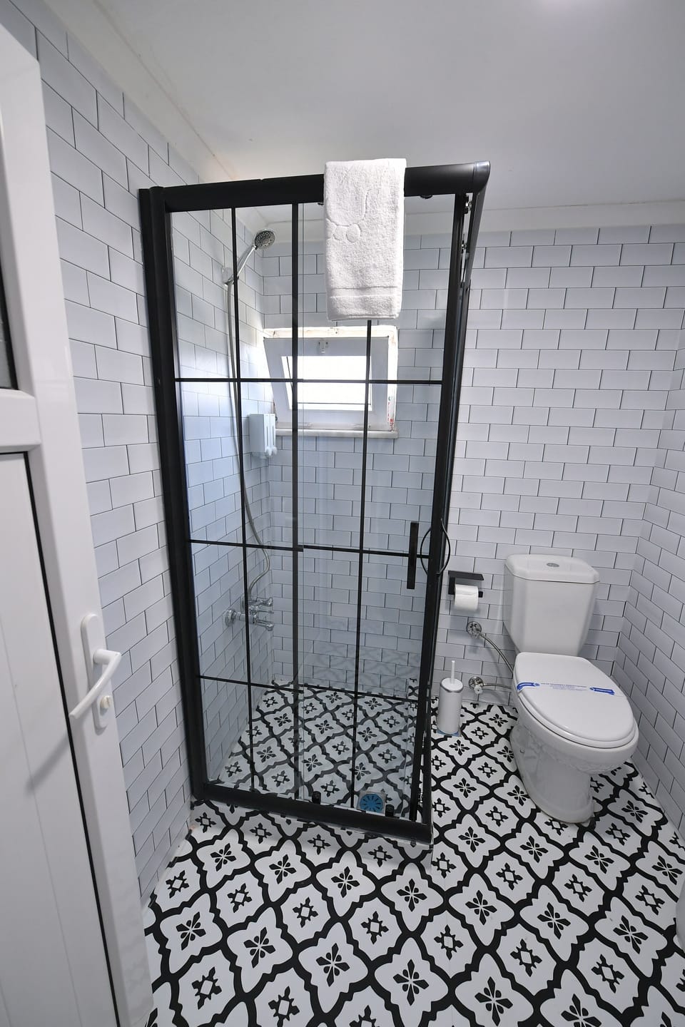 Family Room, Multiple Beds, Smoking, Garden View | Bathroom | Shower, rainfall showerhead, free toiletries, hair dryer