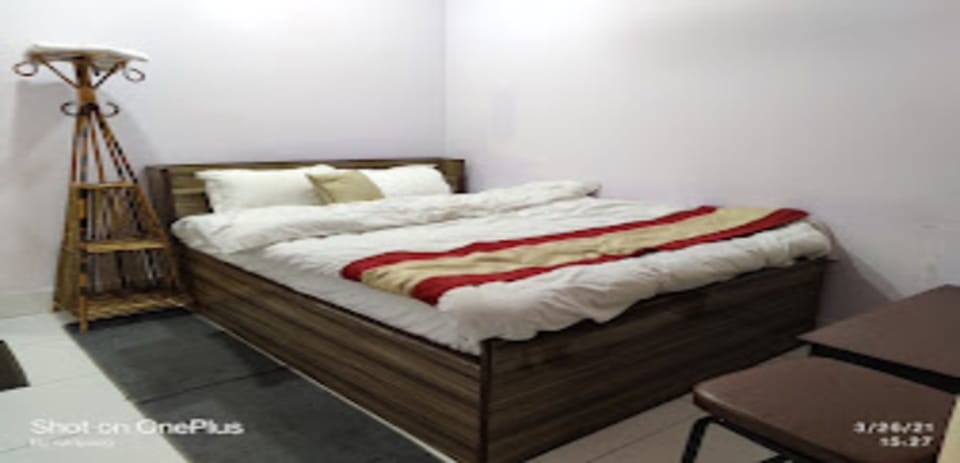 Double Room | Free WiFi, bed sheets
