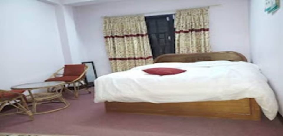 Double Room | Free WiFi, bed sheets