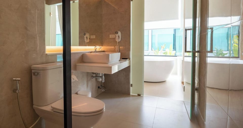 Premium Room | Bathroom | Bathrobes