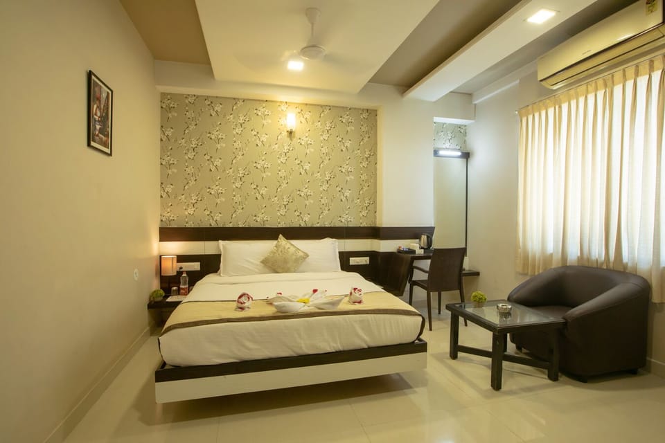 Deluxe Room | Free WiFi, bed sheets, wheelchair access