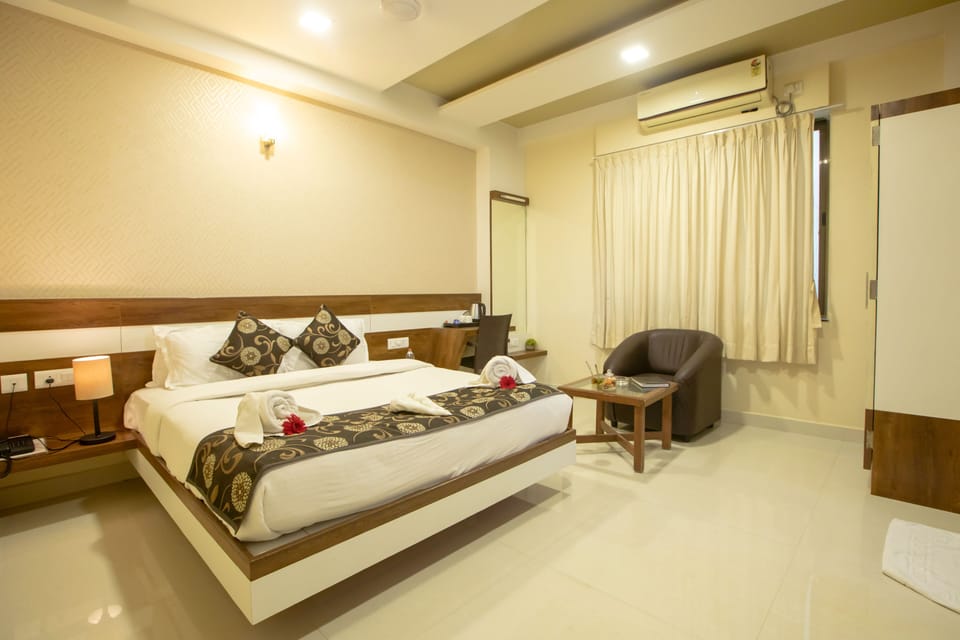 Deluxe Room | Free WiFi, bed sheets, wheelchair access