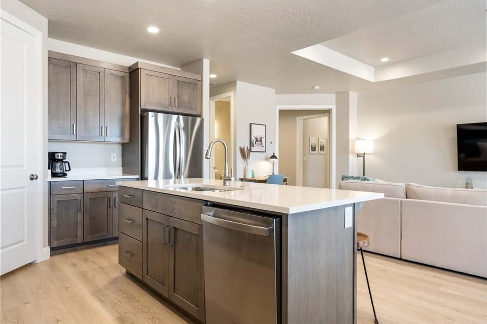 House, 4 Bedrooms | Private kitchen | Fridge, oven, coffee/tea maker, toaster
