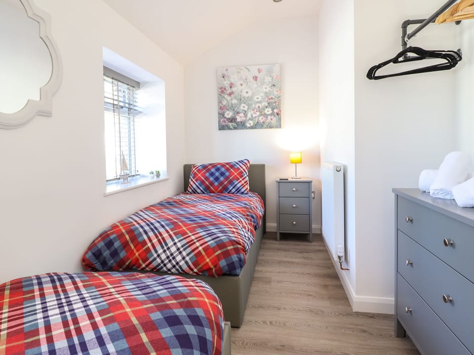 2 bedrooms, individually decorated, individually furnished, free WiFi