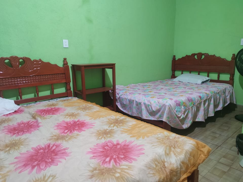 Exclusive Single Room | WiFi (free), bed sheets
