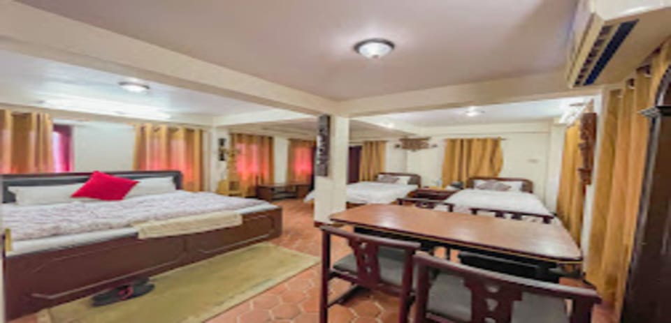Family Room | Free WiFi, bed sheets