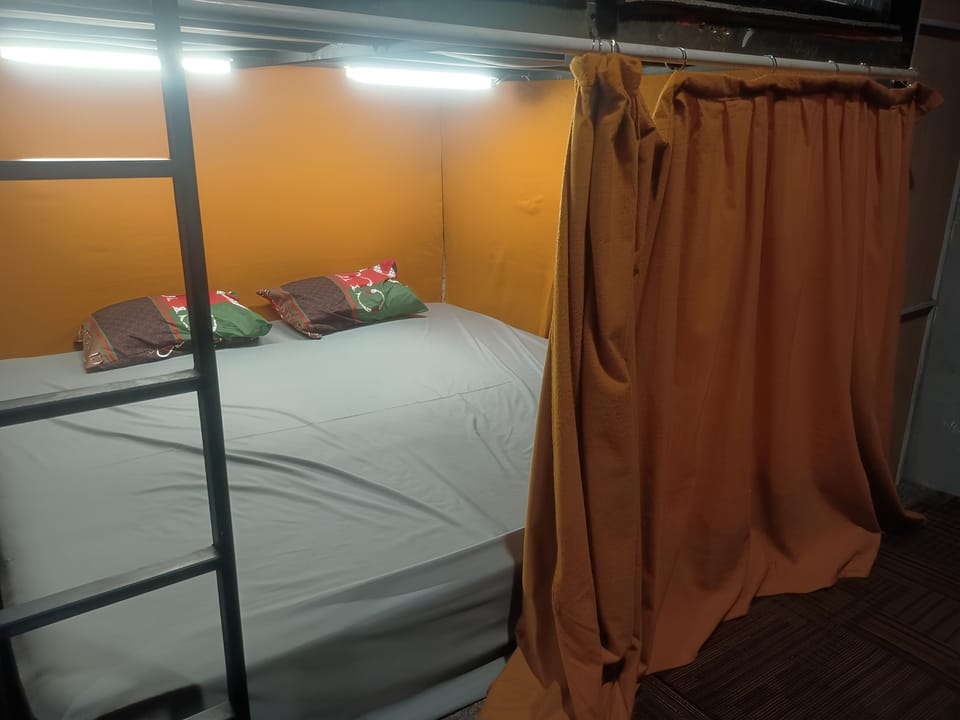 Double Room | Individually decorated, blackout drapes, free WiFi, bed sheets