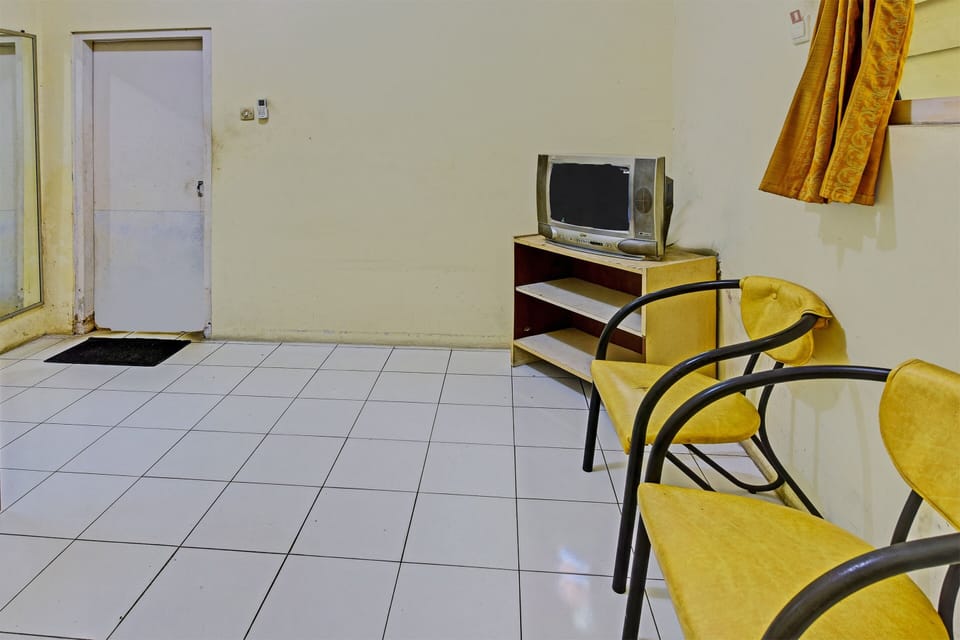 Single Room | Soundproofing, WiFi (free), bed sheets