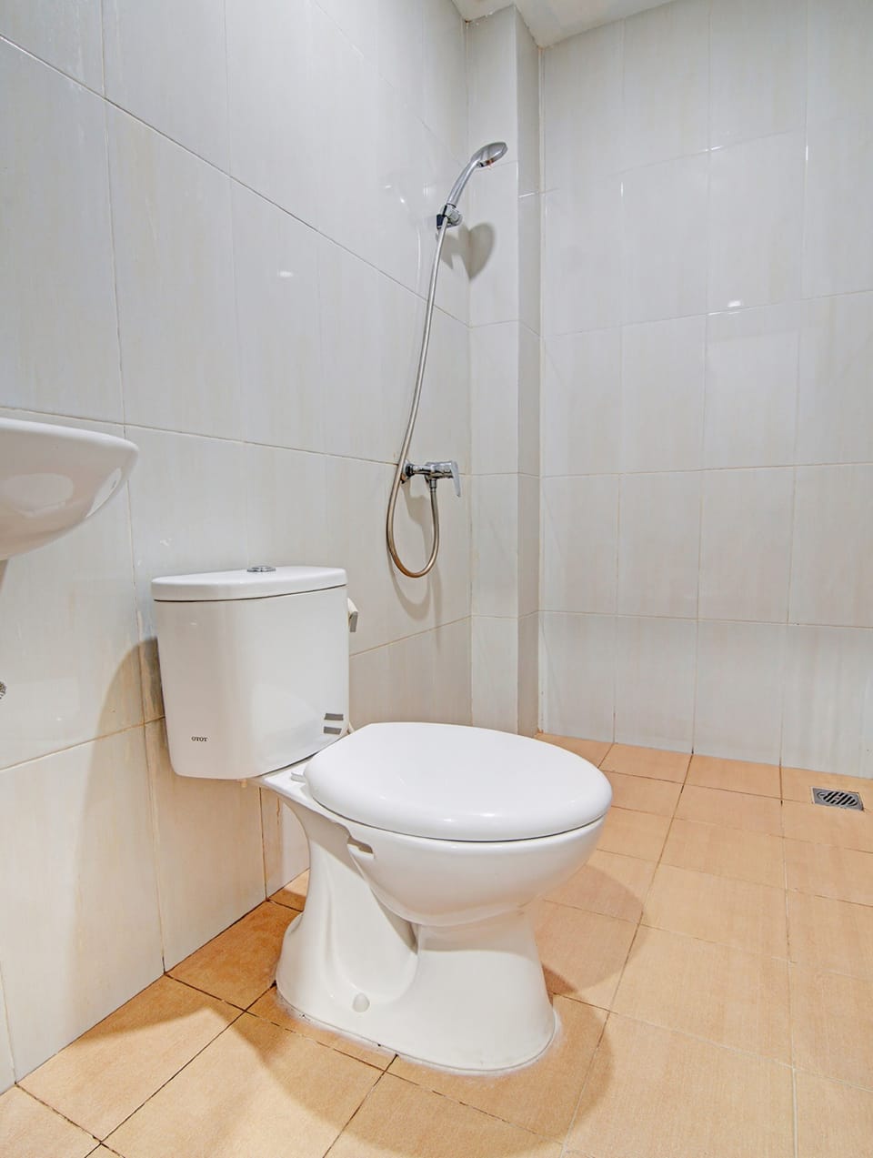 Deluxe Single Room | Bathroom | Shower, towels