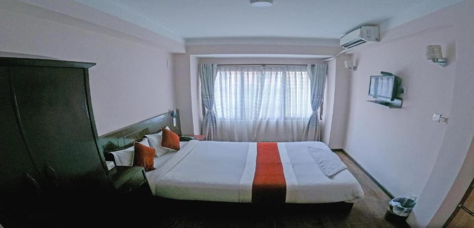 Deluxe Double Room | Free WiFi, bed sheets