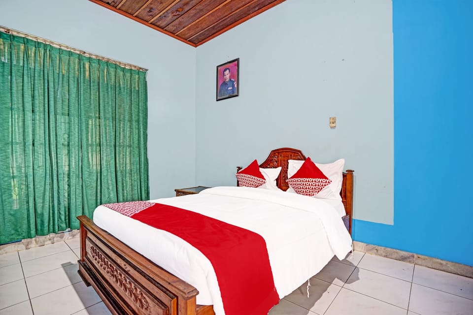 Standard Double Room | Desk, laptop workspace, WiFi (free), bed sheets