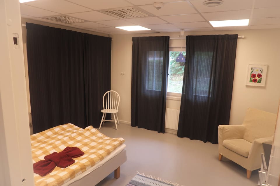Business Room | Cribs (surcharge), rollaway beds (surcharge), WiFi (free), bed sheets