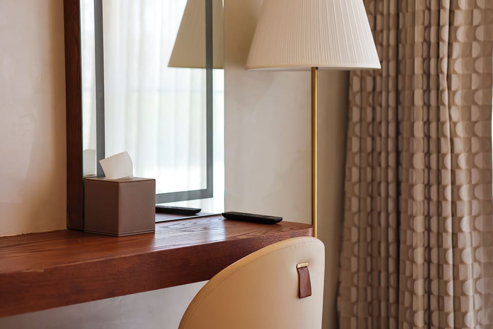 Egyptian cotton sheets, premium bedding, down comforters, minibar