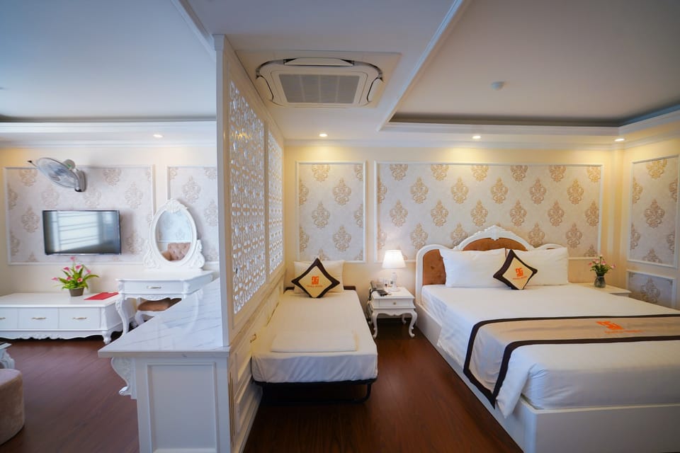 Deluxe Double Room | Minibar, desk, soundproofing, free WiFi