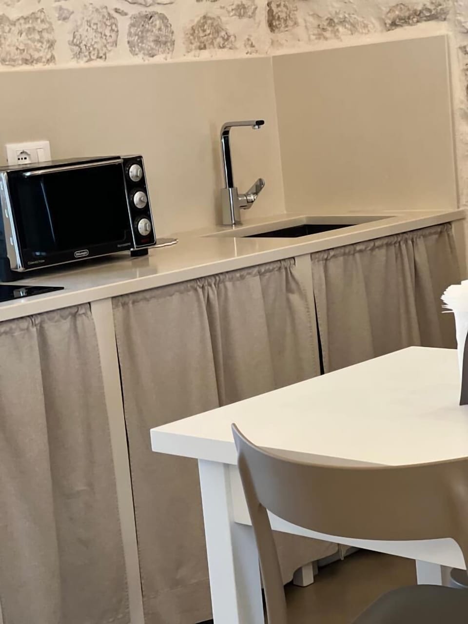 Camera Venere | Private kitchen | Mini-fridge, espresso maker, coffee/tea maker, electric kettle
