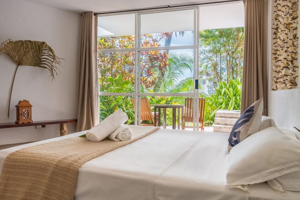 Superior Room, 1 Queen Bed, Garden View | Minibar, in-room safe, desk, cribs (free)